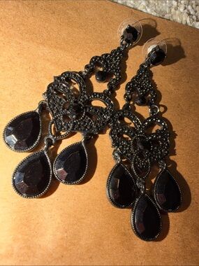 5/$25💗 Black Filigree Teardrop Dangle Earrings - Elegant Women's Jewelry, pre- l